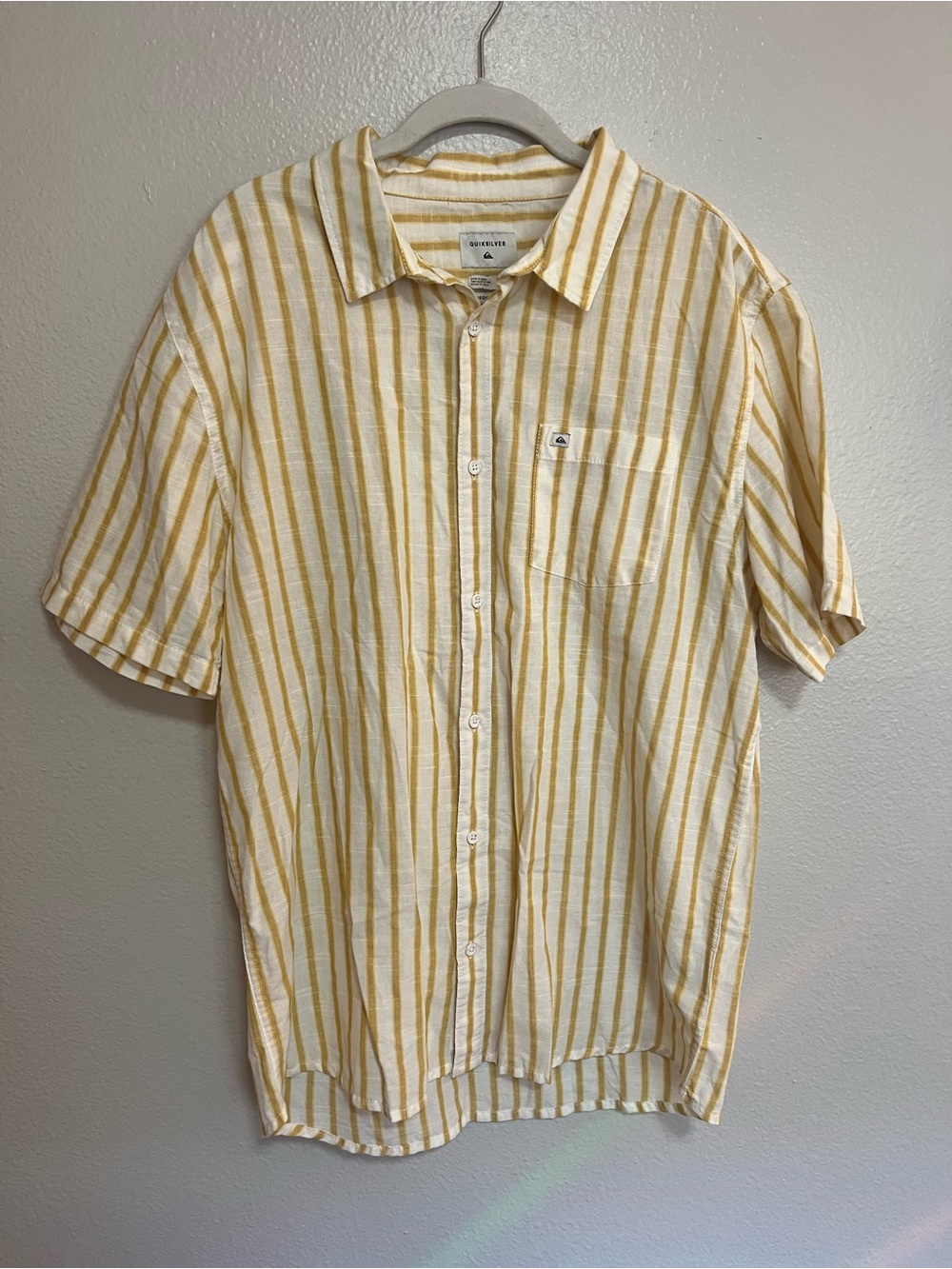 Quiksilver Men's White and Yellow Striped Short-Sleeve Button-Up Shirt